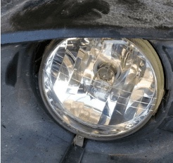 Le même phare après rénovation, redevenu transparent