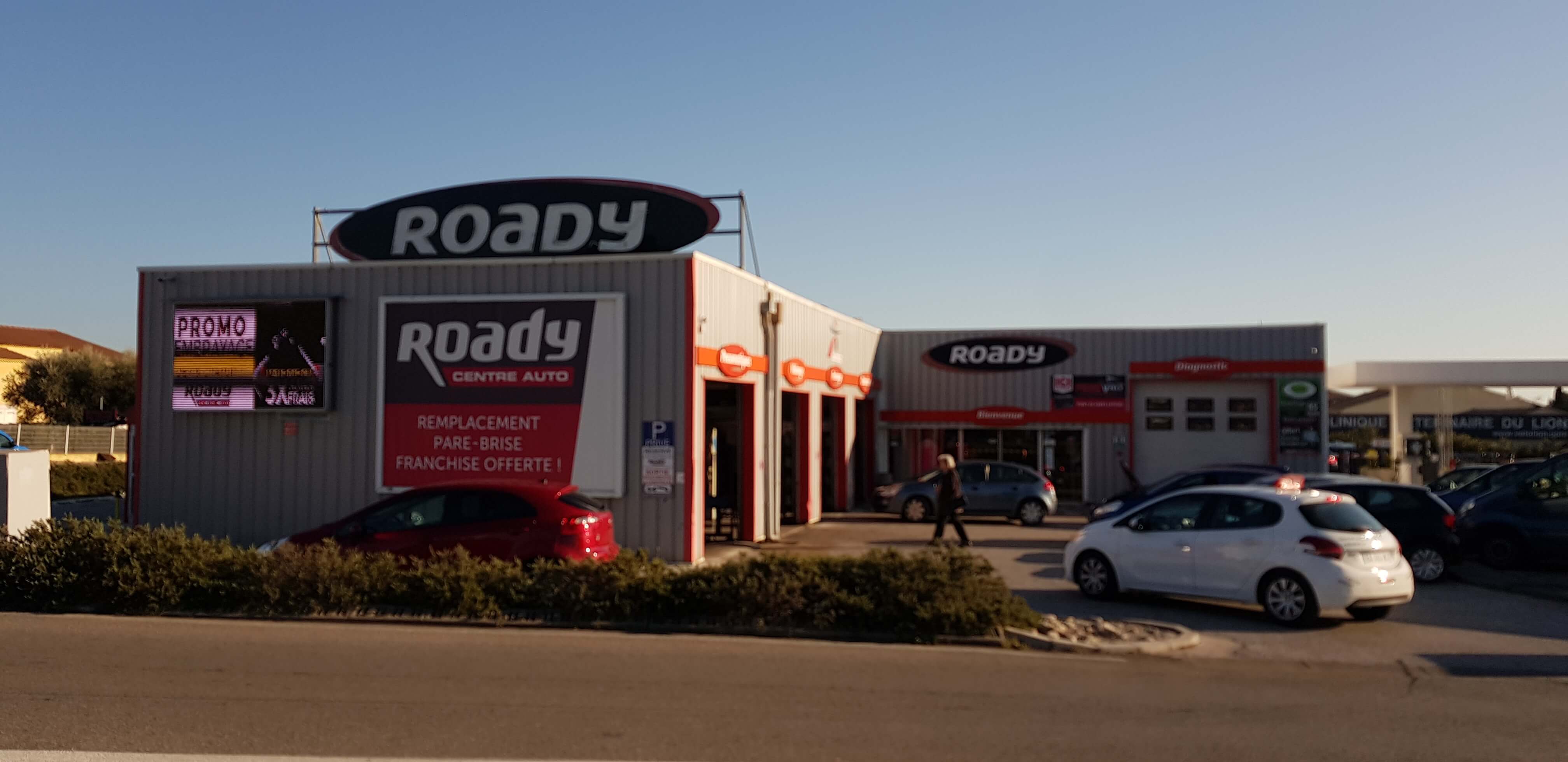 Le centre auto Roady de Solliès-Pont vu de l’extérieur